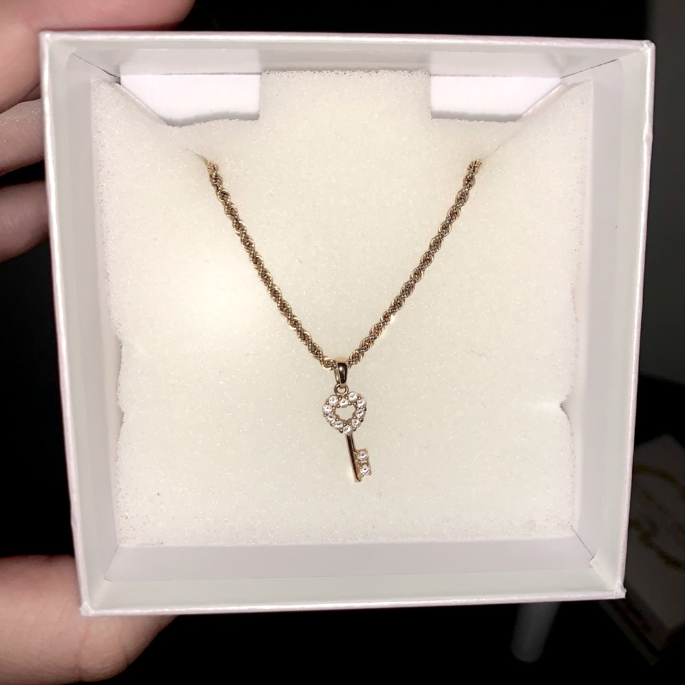 COPY - Piercing Pagoda Gold Chain & Charm Set